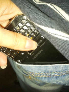 Telefon mobil recuperat de poliţişti